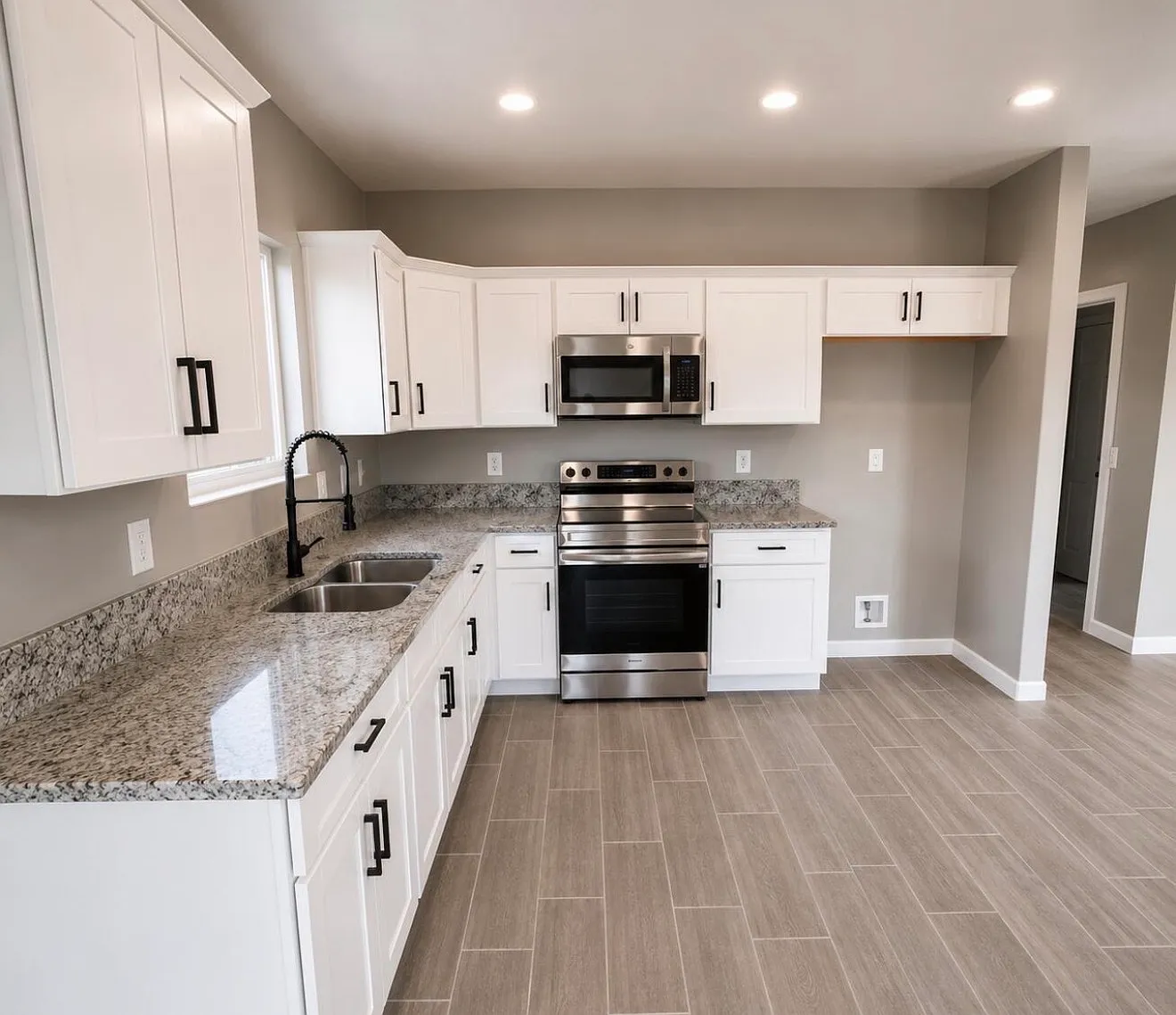3 bed, 1100 sqft, $1,700 — Photo 3