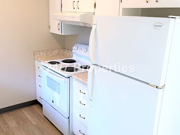 4th image of 19210 NE Glisan St #19210