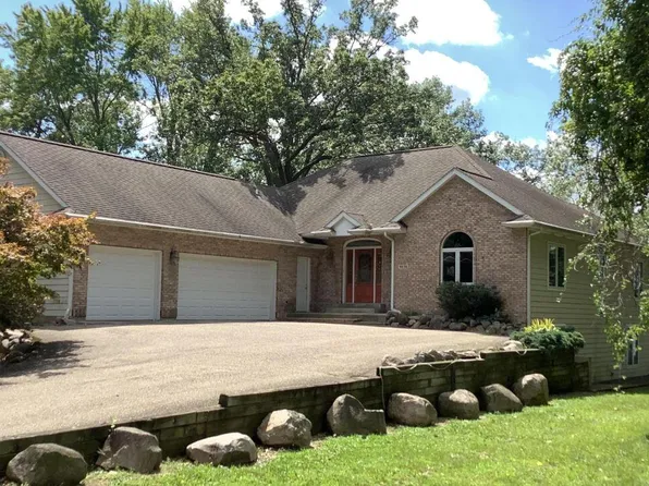 9636 E Shore Dr, Portage, MI 49002