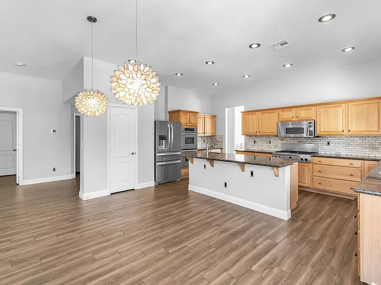 296 Doe Run Cir — Photo 175