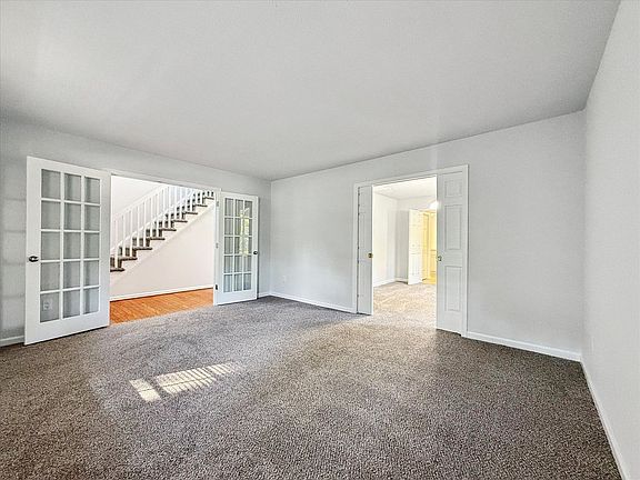 5th image of 901 Prestwick Ln
