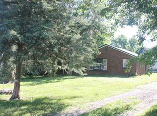 814 7th St, Colona, IL 61241