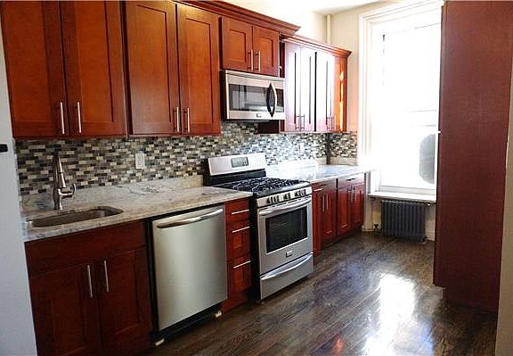 2nd image of 82 Quincy St APT 2