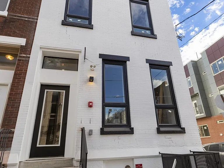919 N 15th St #1R — Photo 25