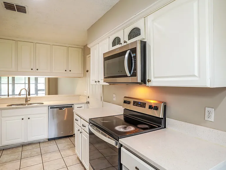 4137 Rollingwood Ct — Photo 9