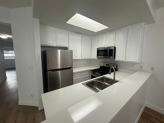 4th image of 14459 Benefit St APT 2