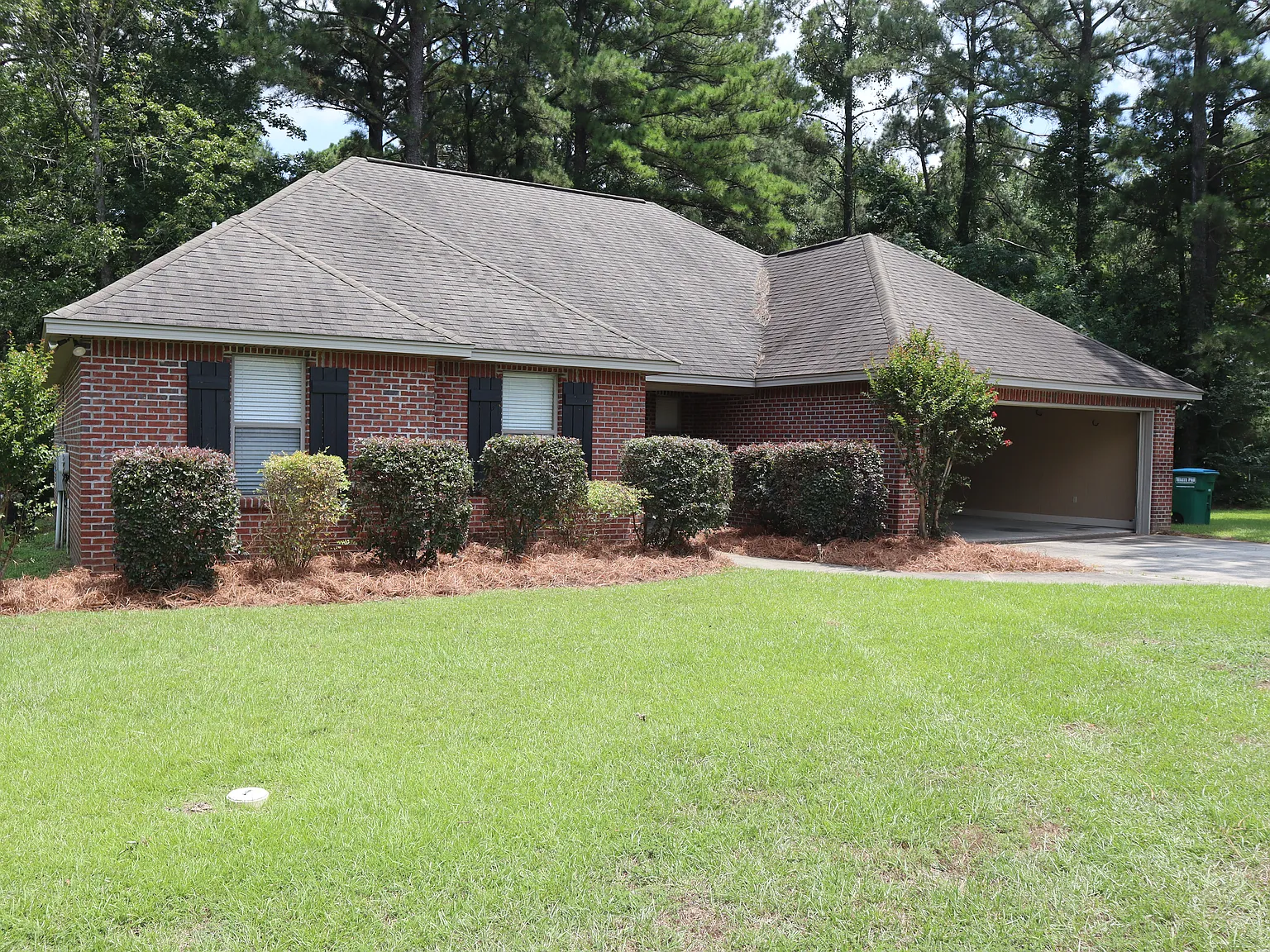 4 bed, 1800 sqft, $1,950 — Photo 1