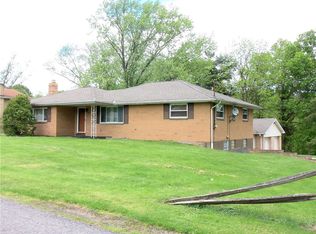 9 4th Ave, Burgettstown, PA 15021