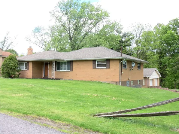 9 4th Ave, Burgettstown, PA 15021
