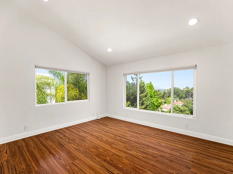 3751 Prestwick Dr — Photo 28