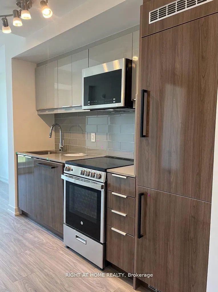 Merge condos — Photo 2