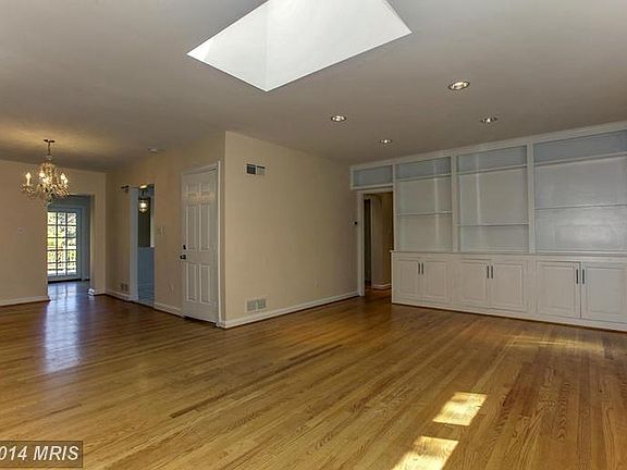 2nd image of 9327 E Parkhill Dr