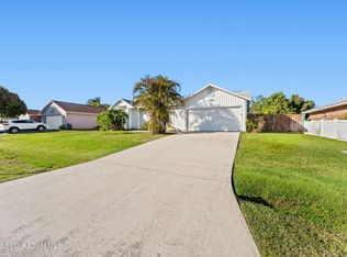 1567 Heartwellville St NW, Palm Bay, FL 32907