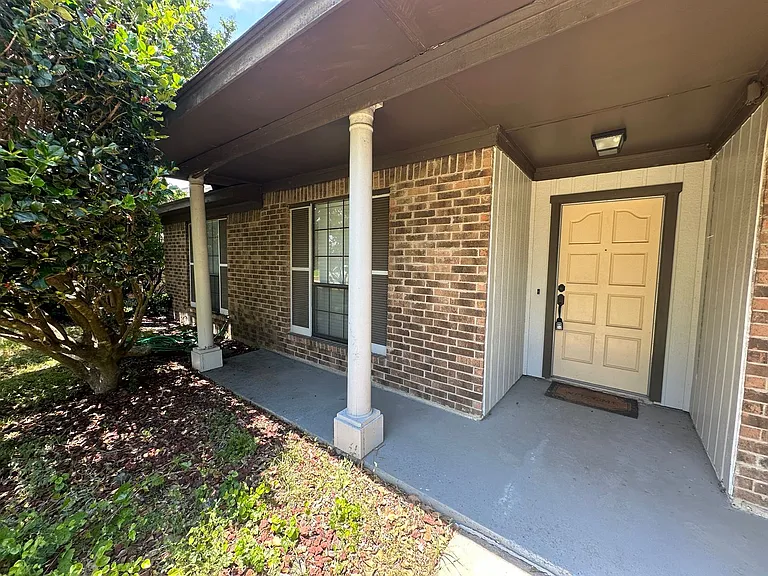 4045 Cavalry Dr — Photo 1