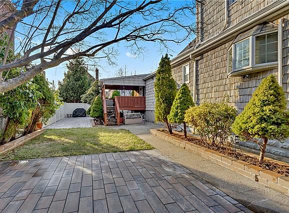 3rd image of 2215 Fenton Ave