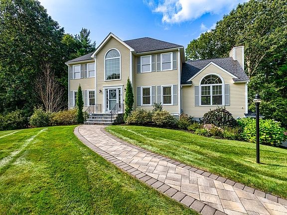 2nd image of 2 Christina Dr