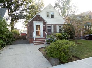 414 Robinson Ave, Staten Island, NY 10312