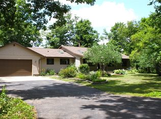 5825 Timber Creek Rd, Cedar Rapids, IA 52411