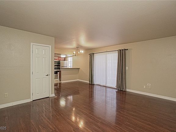 3rd image of 5383 Indian River Dr Unit 323