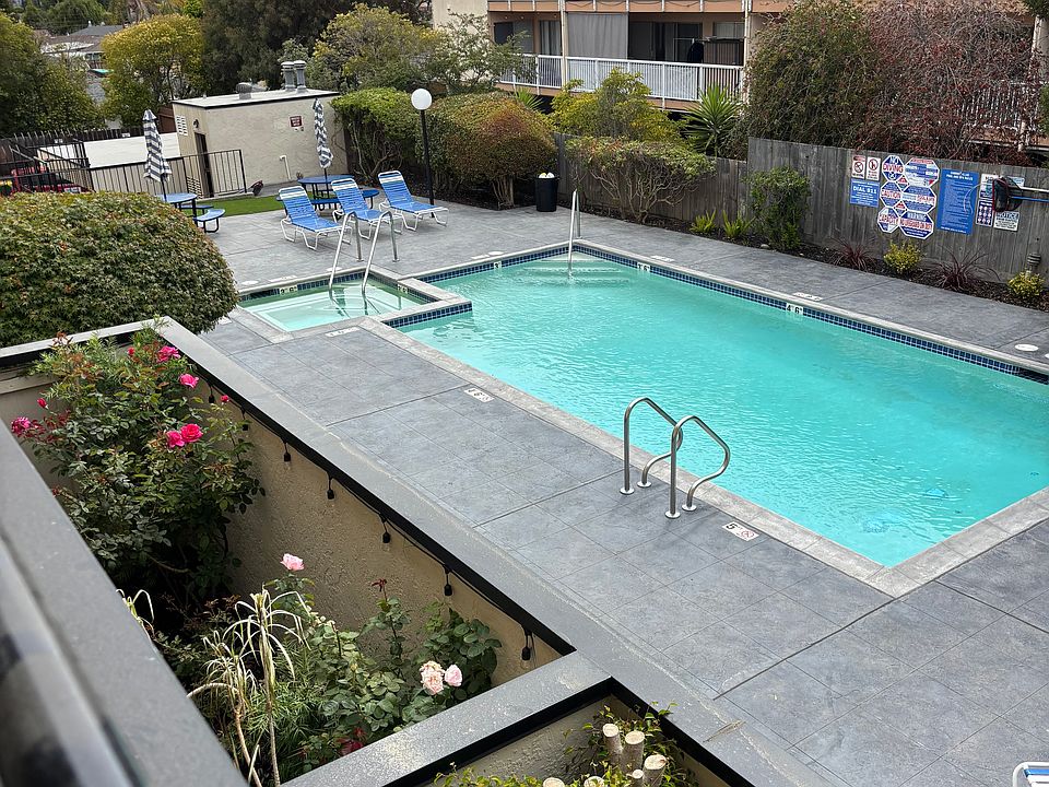 Pool/Garden Area