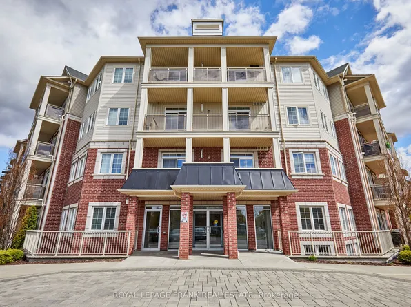 84 Aspen Springs Dr #112, Clarington, ON L1C 0V3