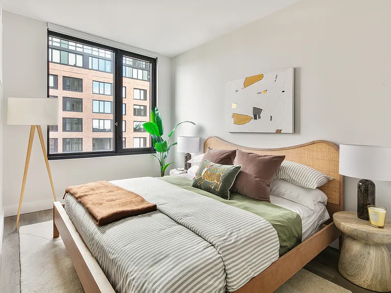54 Crown St #220 — Photo 5