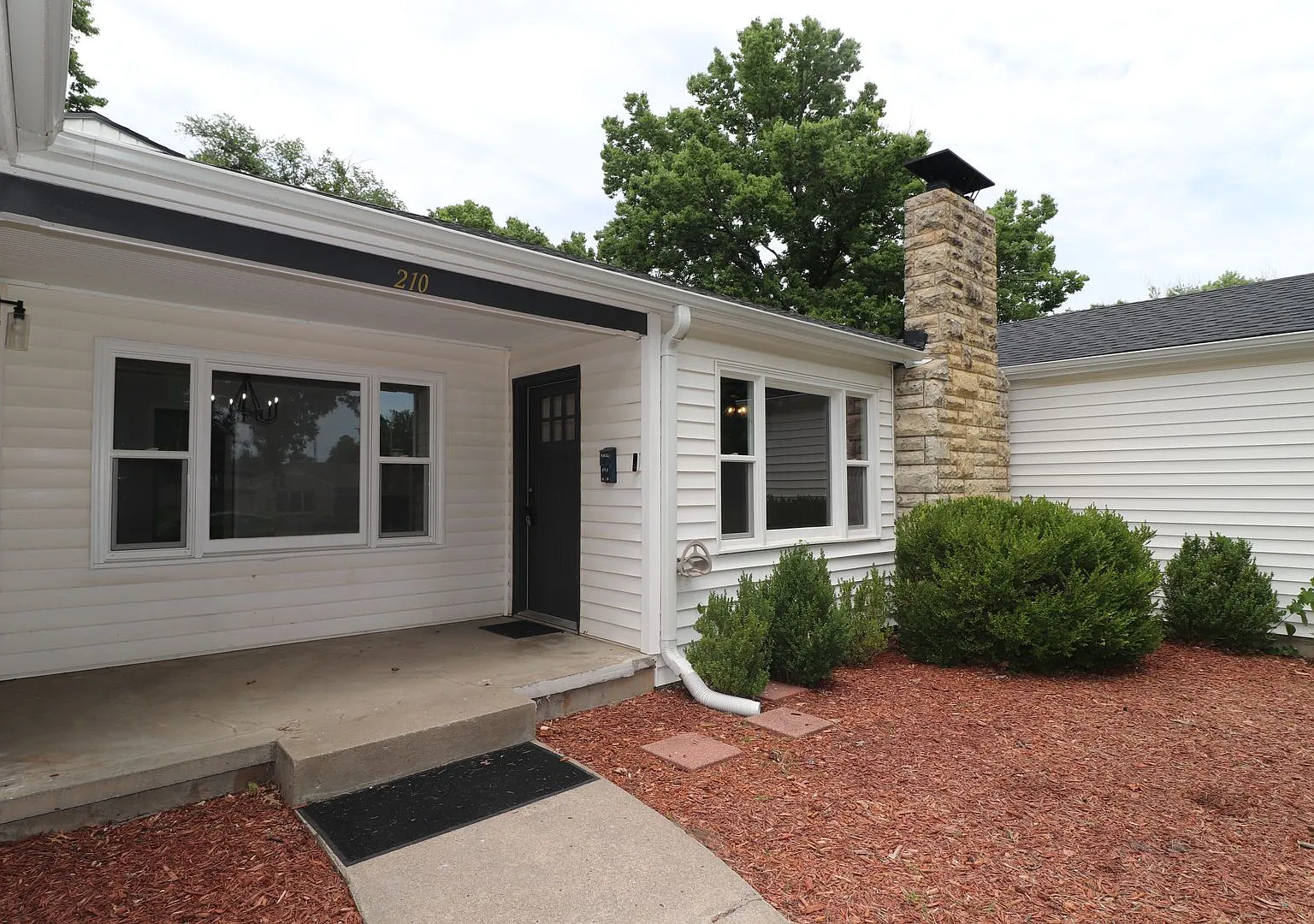 Gorgeous Home for Rent — Photo 2