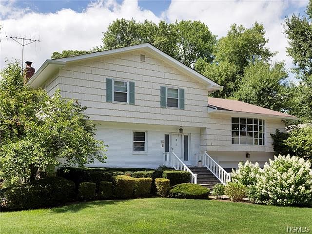 1st image of 2 Cherry Ln