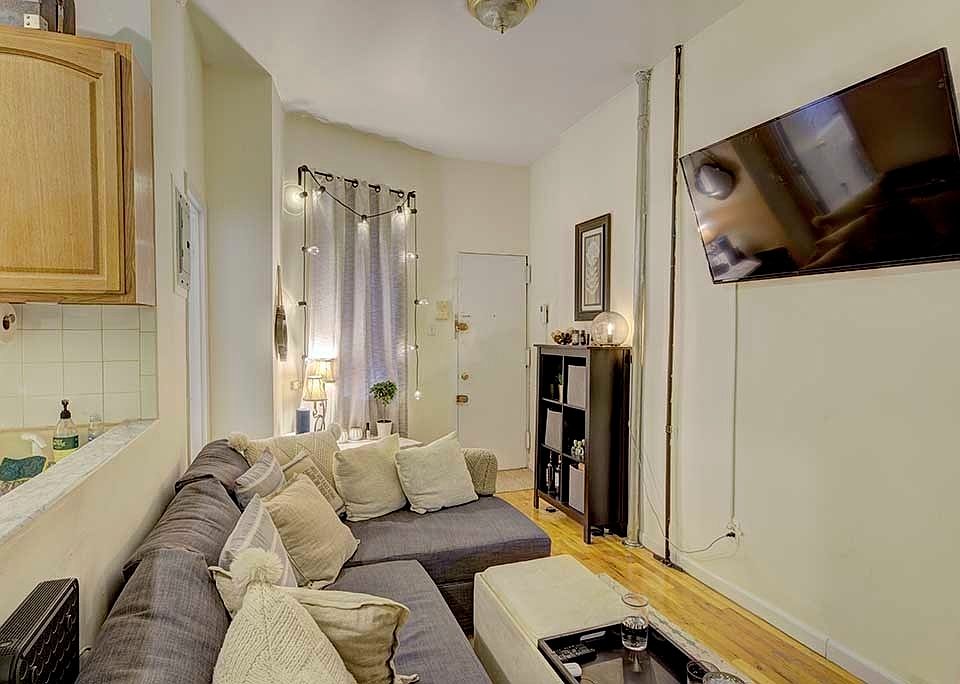 1st image of 522 E 11th St APT 1B