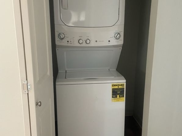 Wellsbury Apartment Homes, 3085 Middlefield Rd #12, Palo Alto, CA 94306