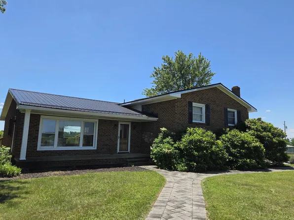 2059 Mud Pike Rd, Christiansburg, VA 24073