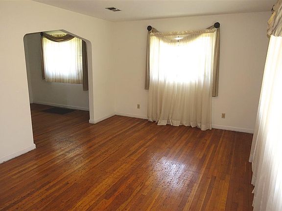 3rd image of 2515 N 18th Ave