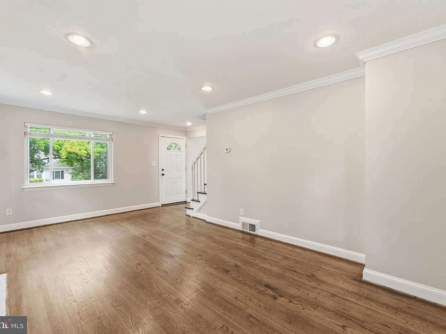 3 bed, 1204 sqft, $3,500 — Photo 3