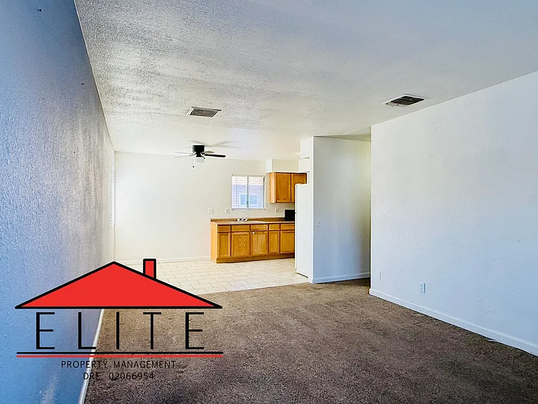 525 E Ridgecrest Blvd — Photo 13