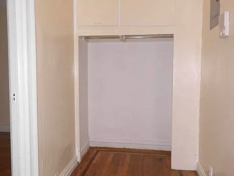 35 Hillside Ave #6I — Photo 6