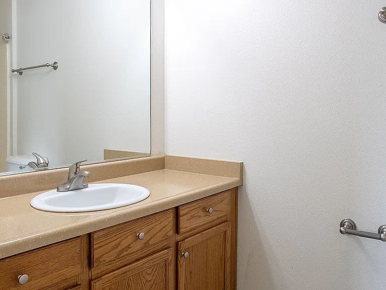 Aspen Grove Apartments - Hillsboro Oregon - Bathroom