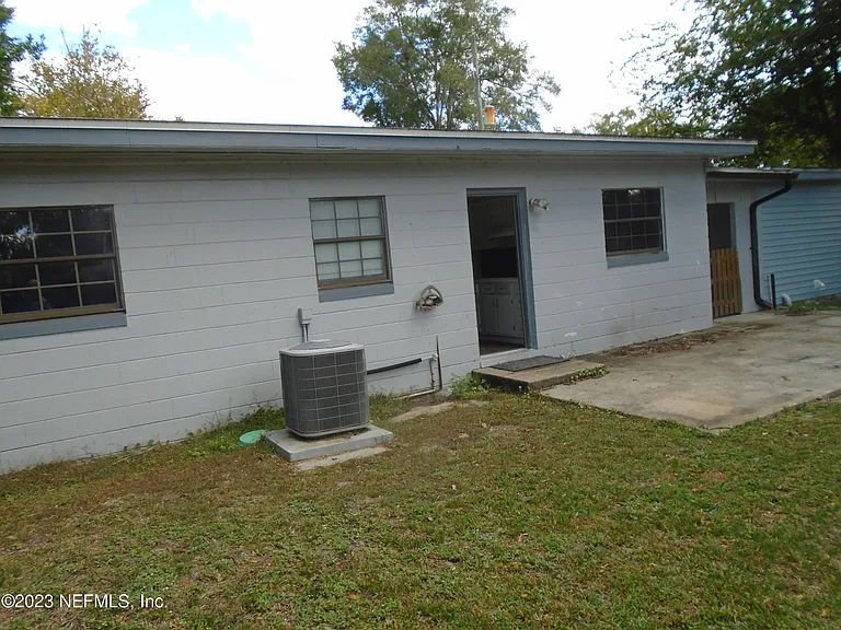 1404 Morgana Rd — Photo 11