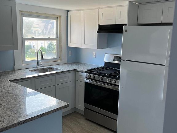 3rd image of 815 Clark St #2