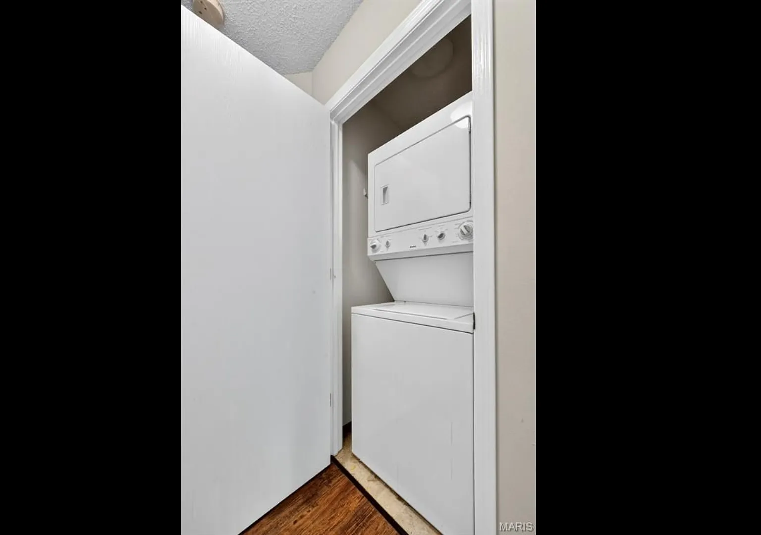 3 bed, 1418 sqft, $2,000 — Photo 2