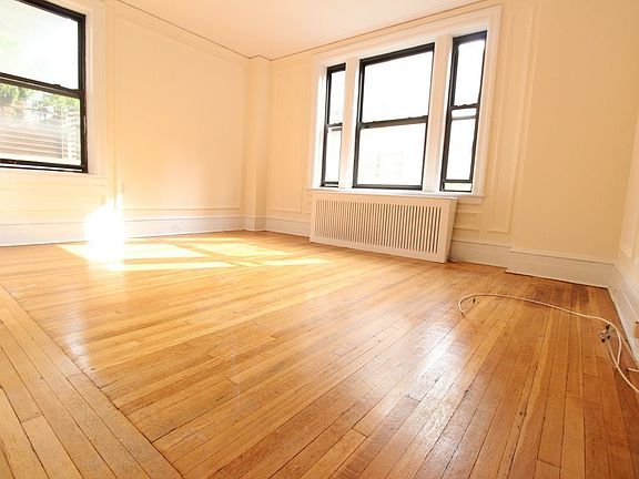 4th image of 124 W 72nd St #6AA