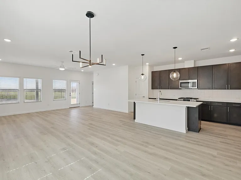2238 Maple Ridge Dr — Photo 35