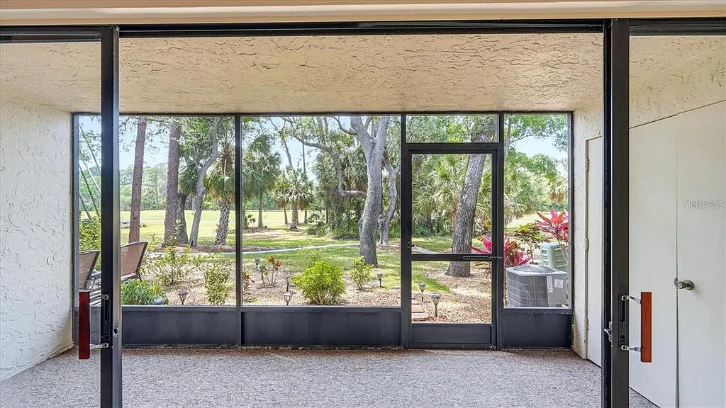 1 bed, 1.0 bath, 786 sqft, $1,520 — Photo 2