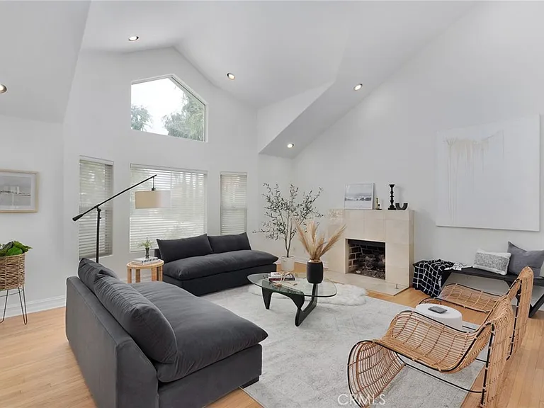 11060 Wagner St — Photo 4