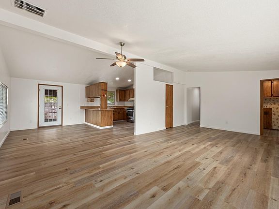 5th image of 675 Camino Court