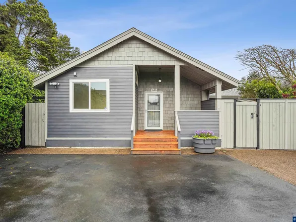 1626 NW 21st St, Lincoln City, OR 97367
