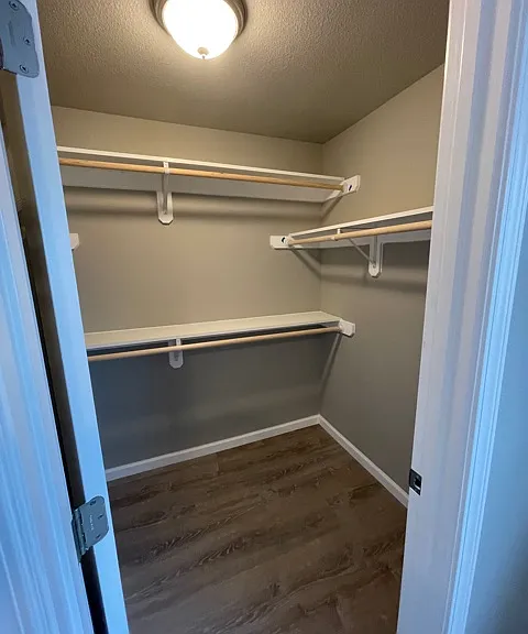 Pacific Pointe Apartments — Photo 13