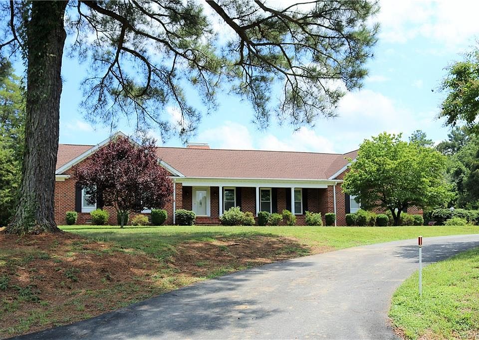 1st image of 401 Broken Oak Ct