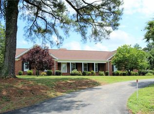 401 Broken Oak Ct, Sandston, VA 23150