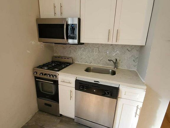 4th image of 991 Carroll St #A20