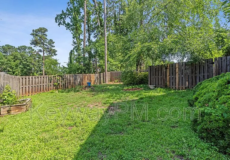 879 Sparkleberry Rd — Photo 32
